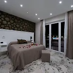Manuela Hotel 3*