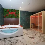 Hotel Manuela Varcaturo