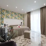 Manuela Varcaturo