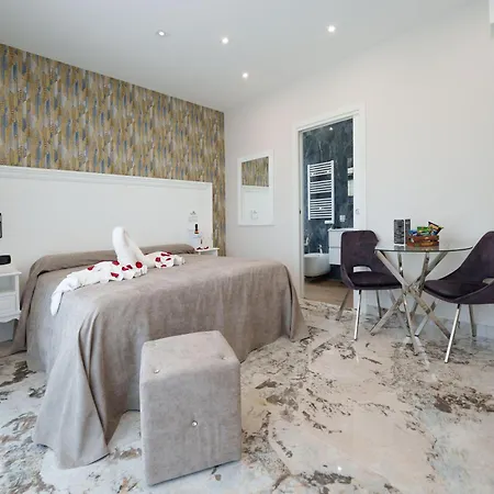 Hotel Manuela Varcaturo