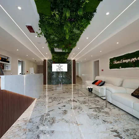 Manuela Hotel Varcaturo