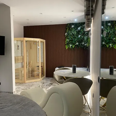 Manuela 3* Varcaturo